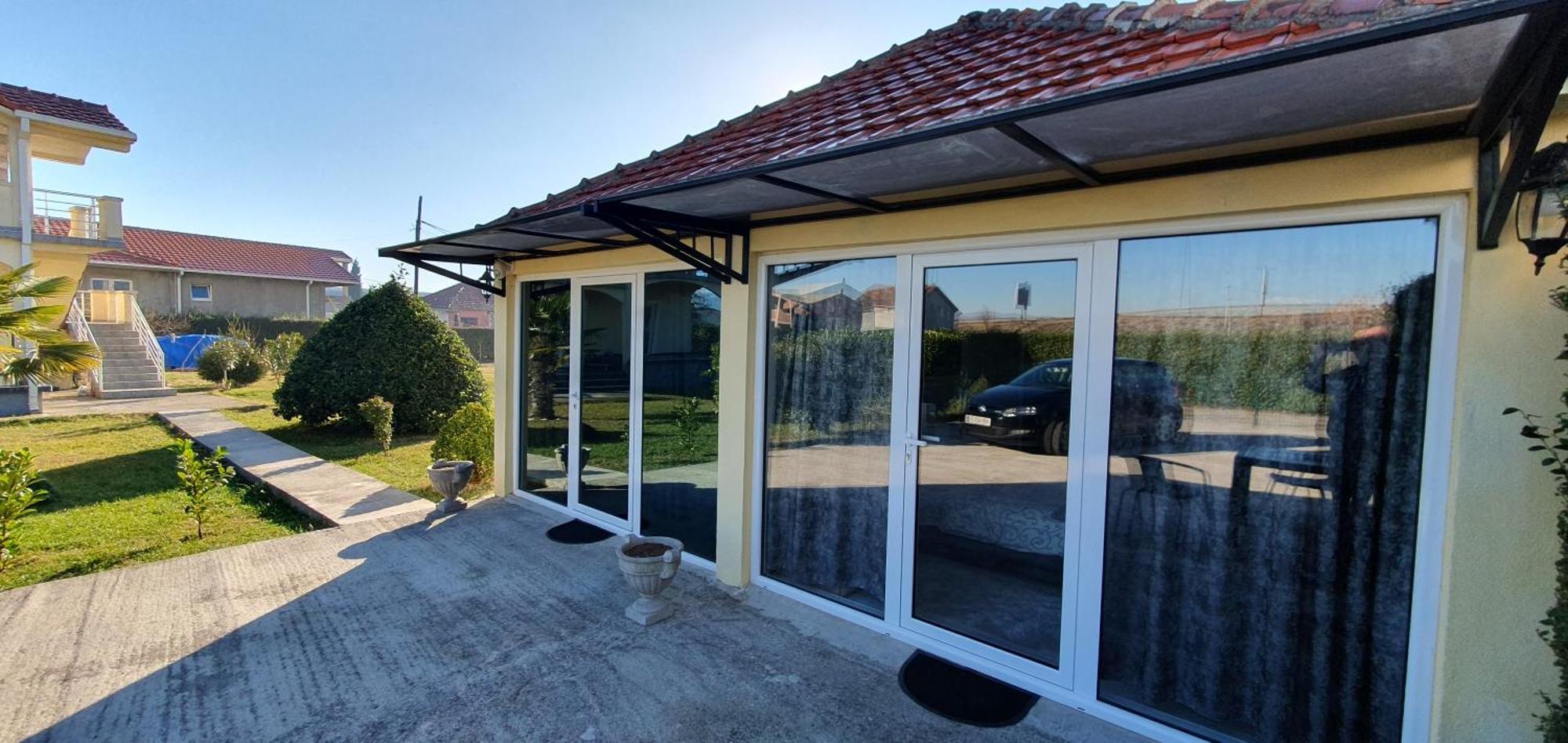 Cozzy Apartment Near The Aiport Podgorica Ngoại thất bức ảnh